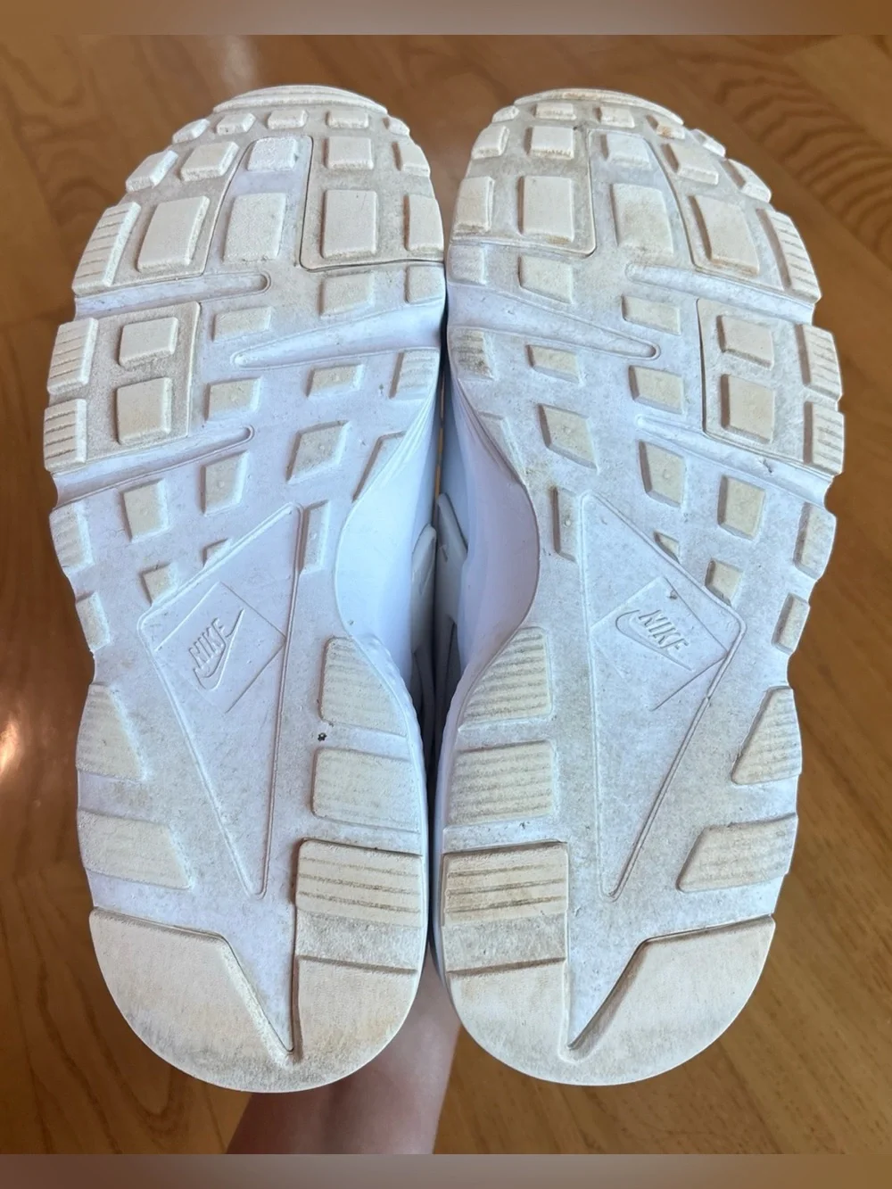 Nike Air Huarache Sneakers Shoes Triple White Limited Edition Big Kid Youth Sz 6